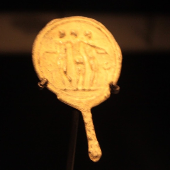 Meet your Posher, Tanya - Picture 1 of 1